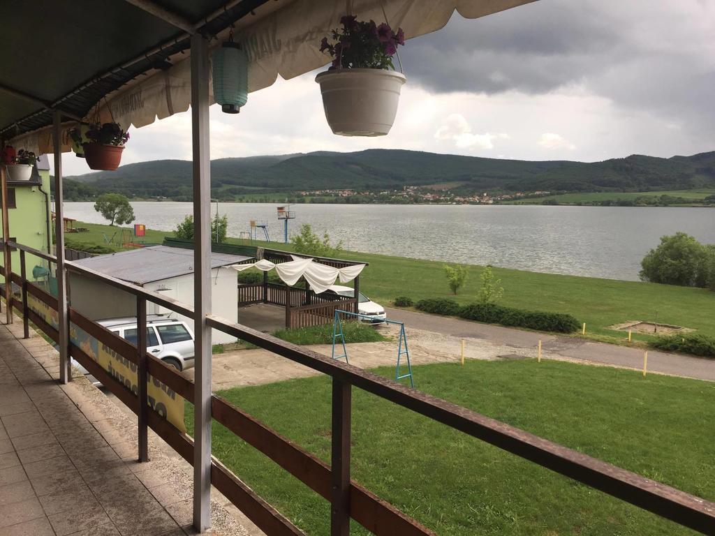 Turisticka Ubytovna Hotel Divin ภายนอก รูปภาพ